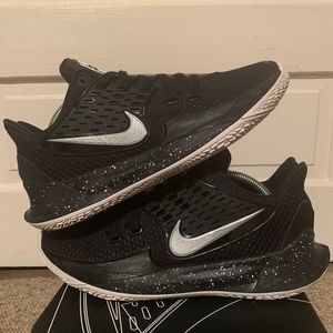 Kyrie low 2 “metallic silver”